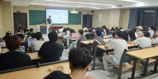 学生上课